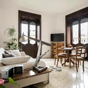 Flat Six Roma