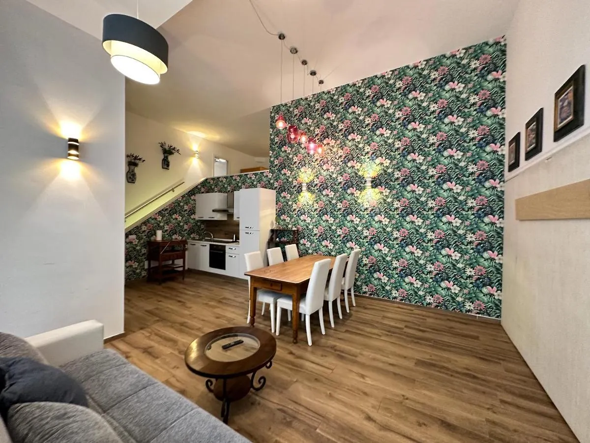Relais Romagnosi Apartment Italy