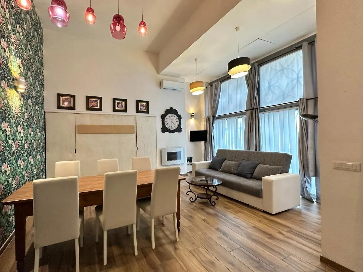 Relais Romagnosi公寓